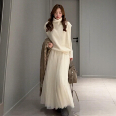 批发<b class='q'>白色</b>高领针织马甲<b class='q'>背心</b>连衣裙子女秋冬季2025新款韩系穿搭套装长裙