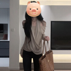 批发挂脖<b class='q'>一字肩</b>假两件t恤2025新款秋季轻熟韩系独特漂亮巨好看上衣女