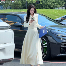 批发温柔富家千金感穿搭连衣<b class='q'>裙子</b>女2025新款早秋季小香风两件套装长裙