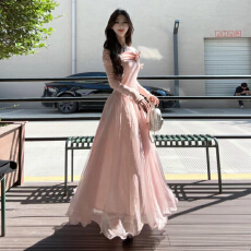 批发特别漂亮掐腰粉色长袖一字肩<b class='q'>连衣裙</b>子女2025新款秋冬穿搭<b class='q'>长裙</b>套装