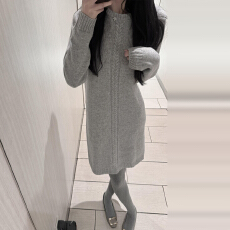 批发灰色针织毛衣<b class='q'>连衣裙</b>子女秋冬2025新款法式气质高级感内搭打底长裙