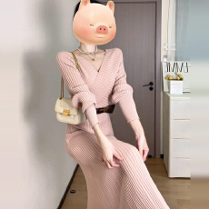 批发粉色v领针织<b class='q'>连衣裙</b>子女秋冬2025新款高级感纯欲辣妹修身显瘦长裙