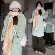 批发韩系薄荷绿牛角扣大衣女秋冬2025新款巨好看宽松连帽加厚毛呢外套