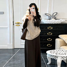 新年战袍法式针织连衣裙子女冬季2026新款富家千金气质小香风套装