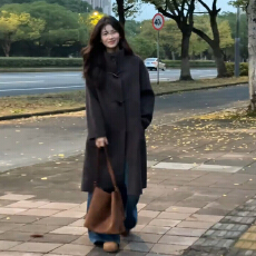 批发韩系牛角扣大衣超好看秋冬中长款显瘦<b class='q'>气质</b>百搭休闲深冬呢子外套女