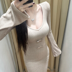 批发粉色针织包臀<b class='q'>连衣裙</b>子女秋冬季2026新款配大衣的内搭打底修身长裙