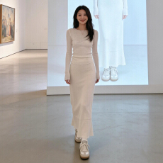 批发2026新款特别漂亮白色针织连衣裙子女秋<b class='q'>冬</b>季穿搭修身内搭长裙套装