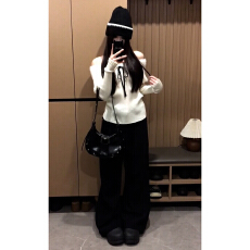 批发白色一字肩针织衫毛衣女秋<b class='q'>冬</b>季2026新款独特漂亮修身内搭打底上衣