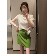 批发夏天穿搭一整套2026新款白色短袖T恤女夏季绿色a字<b class='q'>半身裙</b>两件套装