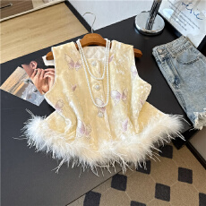 批发实拍白色丝绒简约大气新中式夹棉马甲拼接真毛刺绣国风日常<b class='q'>背心</b>女