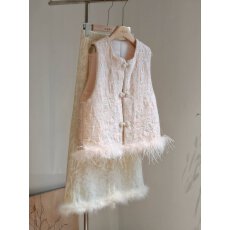 批发洋气粉色国风马甲女仙气年轻款鸵鸟毛下摆刺绣马夹夹棉减龄新中式