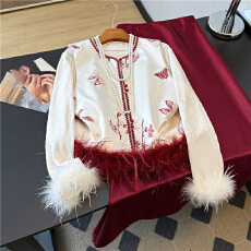 批发实拍新中式国风叠穿马甲套装女2025冬唐装刺绣拜年服高级感鸵鸟毛