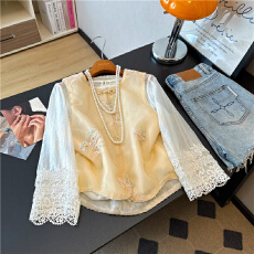 批发实拍新中式国风刺绣马甲女2026<b class='q'>夏</b>新款重工钉珠圆领盘扣无袖气质女