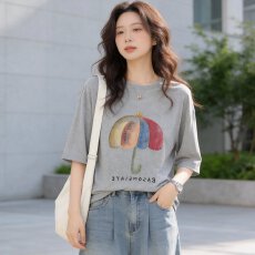 批发2026新款时尚彩虹雨伞印花短袖T恤女夏季小个子宽松百搭休闲上衣