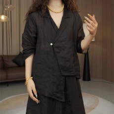 批发<b class='q'>胖</b><b class='q'>mm</b>优雅时尚不对称下摆黑色衬衫女夏季简约风宽松显瘦五分袖上衣