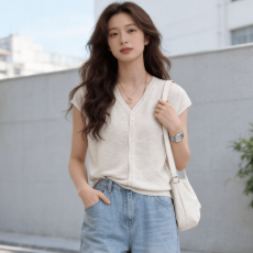 批发大码洋气V领条纹<b class='q'>针织</b><b class='q'>开衫</b>女2026夏新款时尚减龄宽松百搭通勤上衣