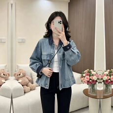 批发设计感撞色拼接<b class='q'>牛仔</b><b class='q'>外套</b>女士秋季小个子爆款宽松休闲短款夹克上衣