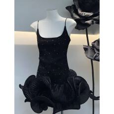 批发宫廷风晚宴约会款 钉钻立体褶皱<b class='q'>花苞</b>裙摆修身吊带裙