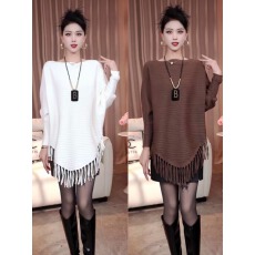 批发2025秋冬新款时尚<b class='q'>休闲</b>洋气横纹设计感蝙蝠袖流苏长款毛衣女针织衫