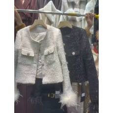 批发网红同款2025秋季新款高定重工小香风鸵鸟毛袖钻石扣上衣短外套女