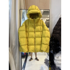 批发2025冬季新款羽绒服女泡芙短款连帽时尚大码宽松加厚白鸭绒外套潮