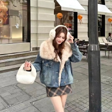 批发大翻领羊羔毛牛仔外套女冬季新款加绒加厚皮毛一体短款派克服上衣