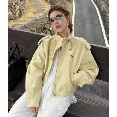 批发卡其色立领休闲外套女春秋2026新款韩系减龄小个子超好看短款上衣