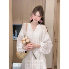 批发设计感刺绣V领灯笼袖<b class='q'>长裙女</b>春季新款法式气质慵懒风宽松连衣裙