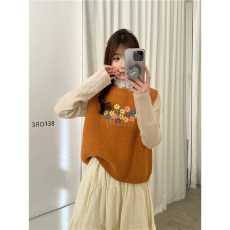 批发温柔<b class='q'>甜美</b>刺绣圆领毛衣马甲女2026秋冬季宽松外穿叠穿洋气针织背心