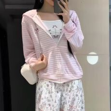 批发粉色蝴蝶结<b class='q'>条纹</b>微透连帽长袖防晒衣女款夏季薄款宽松拉链开衫外套