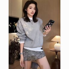 批发胖mm大码宽松设计感长袖<b class='q'>T</b><b class='q'>恤</b>女钉珠刺绣卫衣个性<b class='q'>潮牌</b>上衣网红款