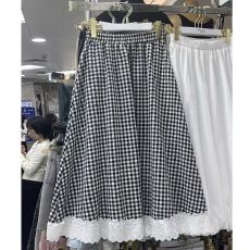 韩系气质格子蕾丝拼接中长款裙子女春夏季新款显瘦a字仙女半身裙