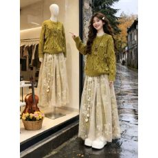 批发2025冬季新款<b class='q'>网纱</b>半身裙女绿色圆领立体花朵长袖针织衫毛衣两件套