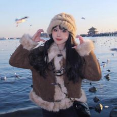 批发复古超好看百搭外套女咖色秋冬季美拉德加厚牛角扣独特巨好看上衣