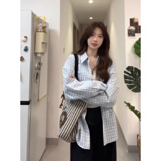 批发格纹设计感外套衬衫别致漂亮女生防晒款长袖休闲风春季常规款上衣