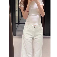 批发<b class='q'>白色</b>不贴腿微喇<b class='q'>牛仔裤</b>女春季新款设计感宽松阔腿显瘦直筒喇叭裤子