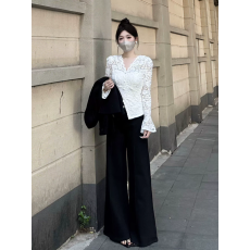 批发法式名媛风气质蕾丝喇叭袖v领<b class='q'>衬衫女</b>2025秋冬新款性感别致短上衣