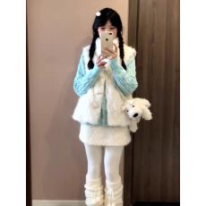 批发羊羔毛绒立领背心马甲女秋冬2025新款<b class='q'>毛衣</b>叠穿针织开衫穿搭一整套