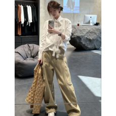 批发极简风气质宽松花朵白色衬衫女2026春季新款休闲宽松御姐衬衣<b class='q'>上衣</b>