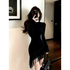 批发法式黑色流苏针织<b class='q'>长袖</b><b class='q'>连衣裙</b>女冬季名媛风高级感气质收腰显瘦短裙