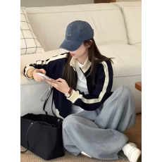 批发高级感<b class='q'>休闲</b>运动上衣女2026秋季新款今年流行短款长袖夹克<b class='q'>外套</b>女装