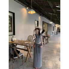 批发韩系气质甜辣风小狗印花短袖上衣女新款时尚穿搭高腰条纹裙套