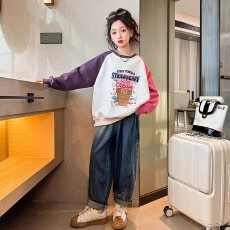 批发女童卫衣早秋季洋气中大童时髦炸街上衣网红小女孩宽松百搭打底衫