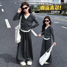 批发女童春<b class='q'>秋</b>薄款条纹连帽卫衣套装中大童女孩休闲两件套网红潮流<b class='q'>秋</b>装