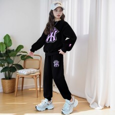 批发2025新款春秋女童网红运动套装洋气长袖长裤霸气大童<b class='q'>儿童</b>两件套