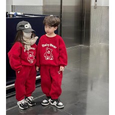 批发冬季新款男女童本命年酒红圆领套头卫衣套装百搭中大童加绒拜年服