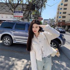 批发高级感<b class='q'>短款</b>牛仔外套女春秋新款时尚百搭外衣小个子宽松休闲风夹克