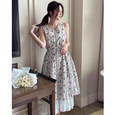 批发拼接假两件碎花<b class='q'>连衣裙</b>女夏季新款复古民族风撞色背心长裙子潮
