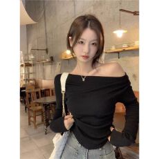批发德绒纯欲斜肩露锁骨长袖<b class='q'>T</b><b class='q'>恤</b>女早春甜辣妹褶皱收腰短款显白上衣女