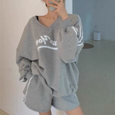 批发休闲运动套装女春季新款2026宽松V领字母套头<b class='q'>卫衣</b>+阔腿短裤两件套